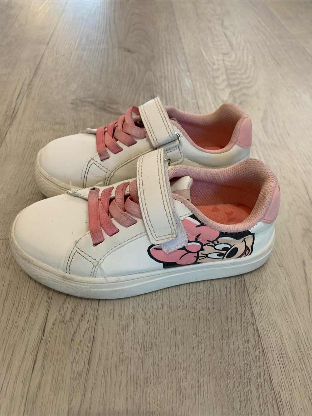 Kids White & Pink Minnie Mouse Sneakers